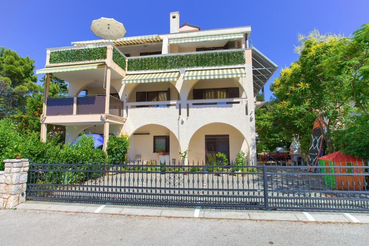 Villa Punta 1St Floor Punat Exterior photo